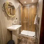District Pub With 10 En-suite Ferienhaus *