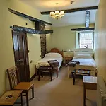 Ferienhaus District Pub With 10 En-suite