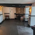 District Pub With 10 En-suite *