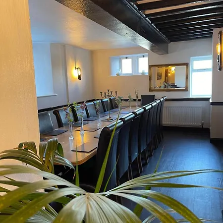 District Pub With 10 En-suite *