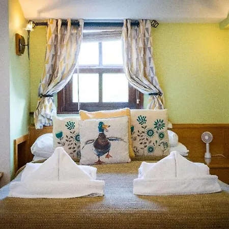 District Pub With 10 En-suite *